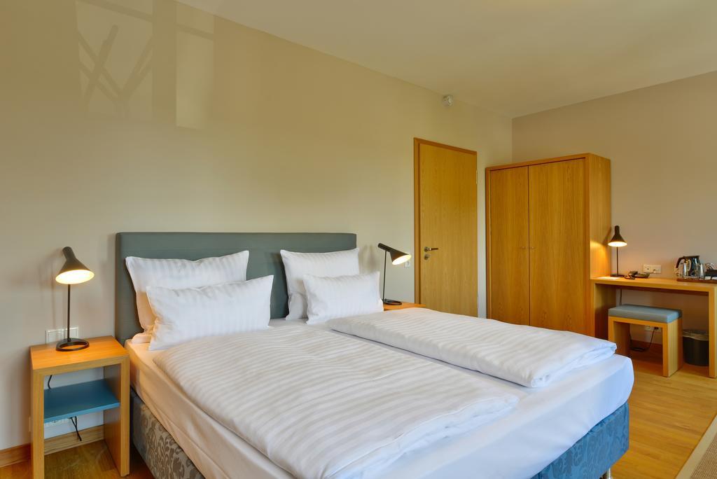 Vogelsburg Hotel Escherndorf Room photo