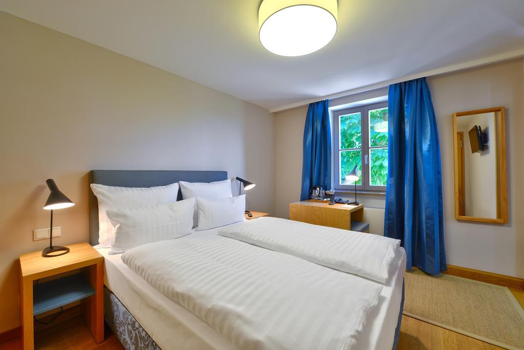 Vogelsburg Hotel Escherndorf Room photo